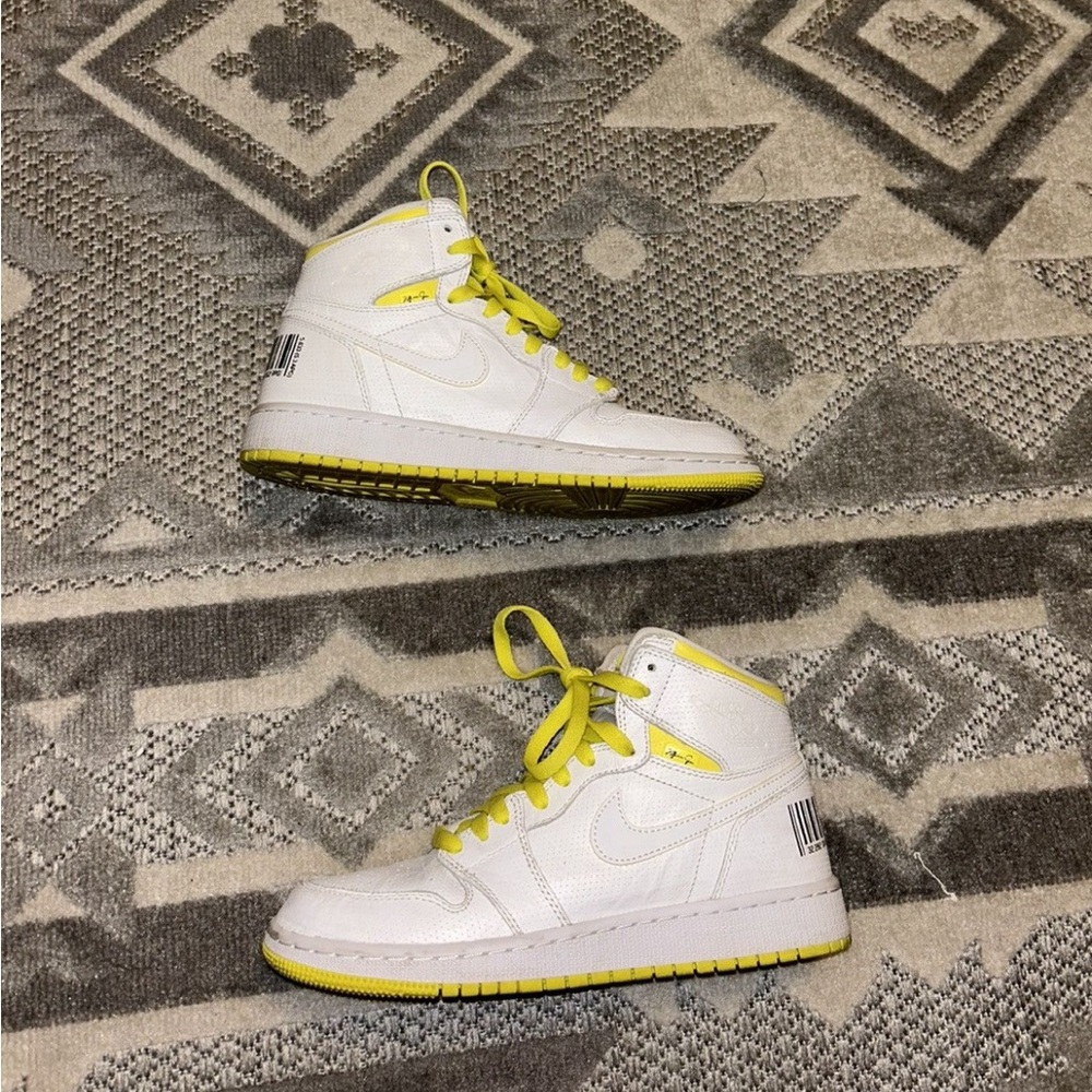 Retro Jordan 1 - Picture 2 of 11